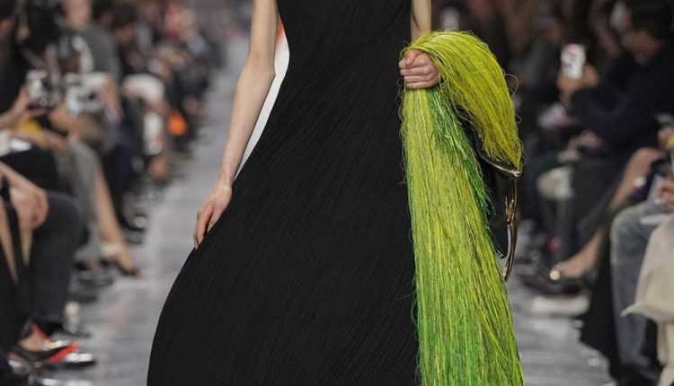 العرض الأول لجوناثان أندرسون في باريس