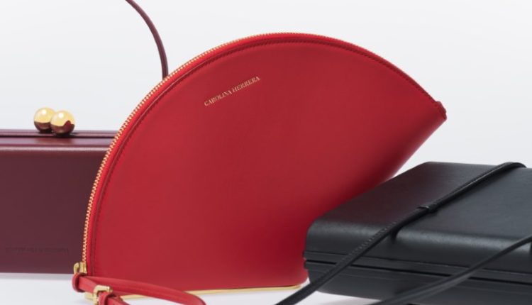 كارولينا هيريرا تطلق حقائب جلدية فاخرة بصناعة إيطالية