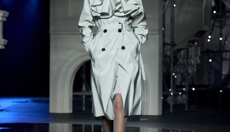 BURBERRY تقدم تشكيلتها الجديدة لموسم شتاء 2026