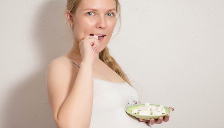 تناول الطباشير او الطين