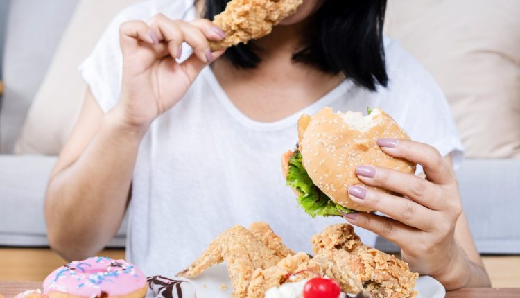 تناول الطعام غير الصحي