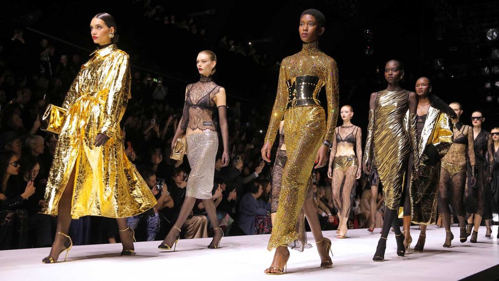 عرض أزياء في أسبوع الموضة في ميلانو