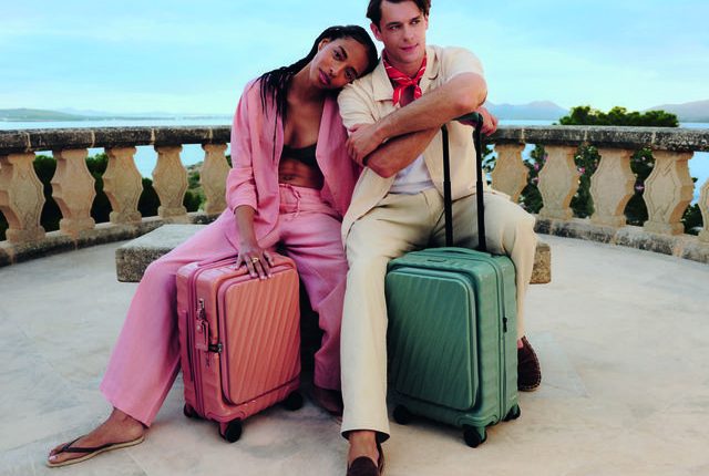 TUMI تطلق "Mediterranean Escape": رحلة حسية في أعماق الساحل لربيع 2026