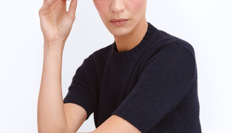 بيلا حديد وبرادا بيوتي: حقبة جديدة من الجمال المتصالح مع الذات