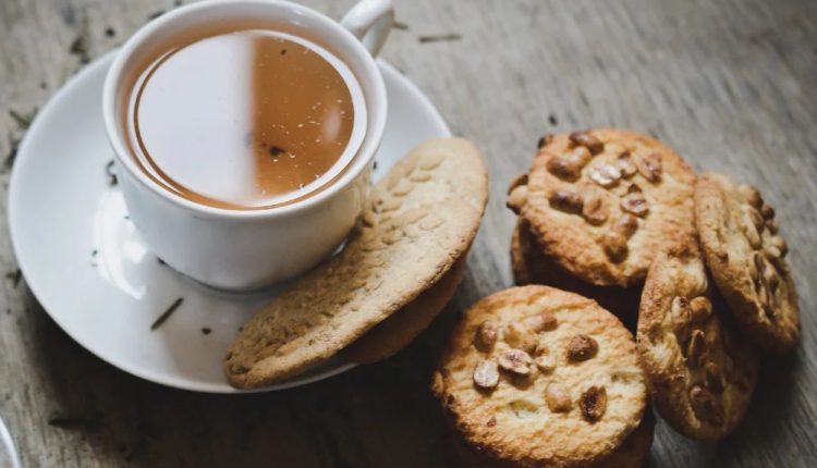إفطار الشاي والبسكويت
