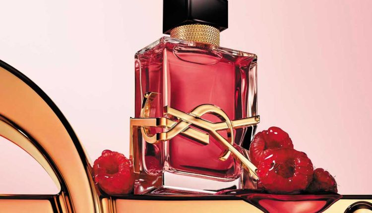 اكتشفي سحر "ليبر بيري كراش" من إيف سان لوران بيوتي