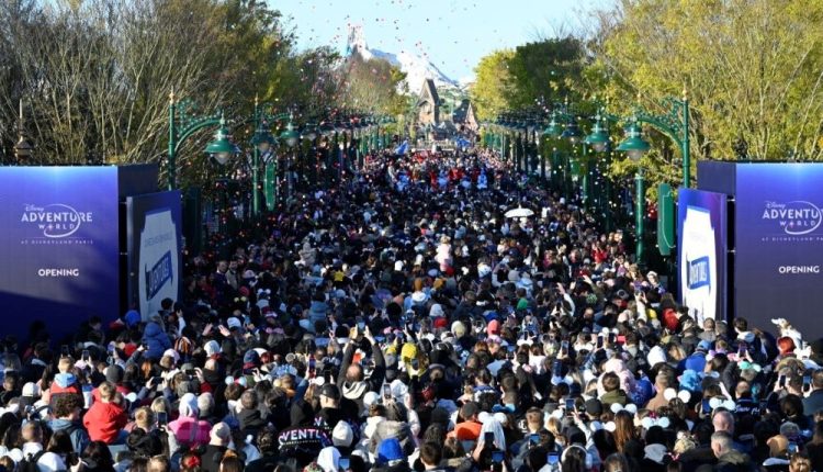 ديزني أدفنتشر وورلد