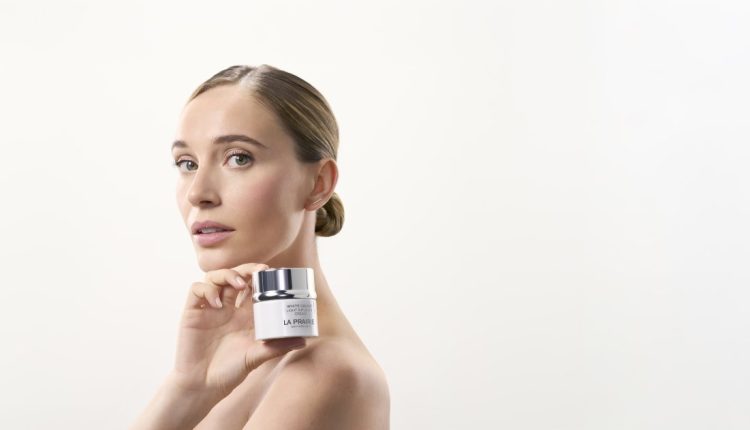 إشراقة خلوية مبتكرة لعينيك مع La Prairie