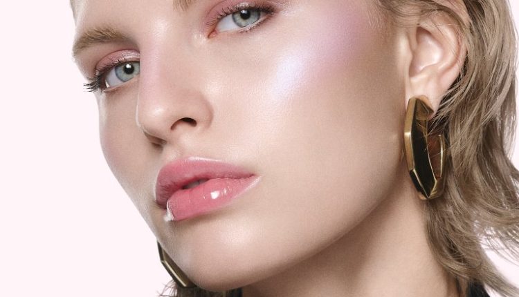 من جيفنشي.. زيت الشفاه Perfecto Serum Lip Oil: إكسير الأنوثة لشفاه ممتلئة بلمعان ساحر