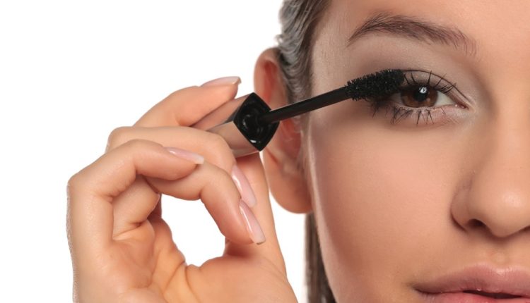 أسرار المكياج السريع لإخفاء الإرهاق