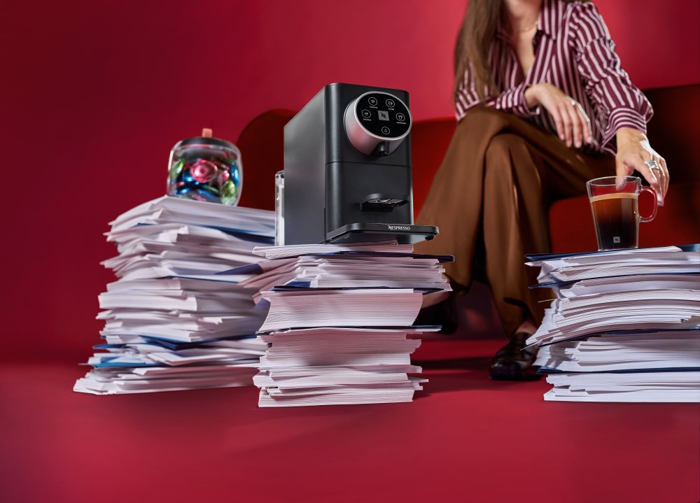 أناقة التصميم وجودة المذاق، جيورنو ميني ثورة نسبريسو الجديدة لبيئة عمل فاخرة