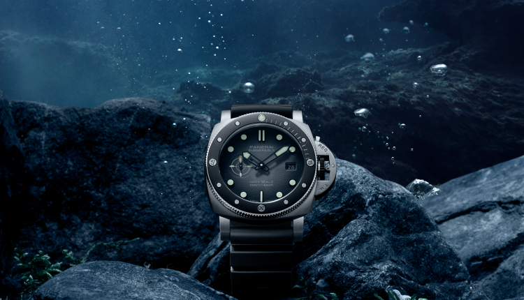 بانيراي تتحدى الجاذبية بساعة الغوص الاستثنائية Submersible PAM01756