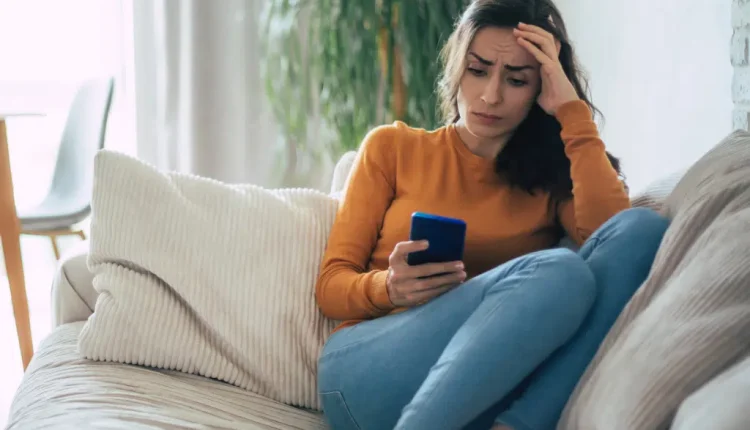 تصفح الاخبار السلبية عبر الهاتف