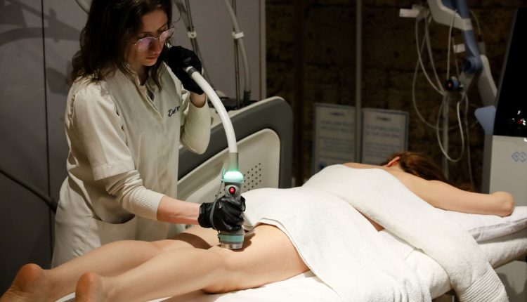 "ديرما برو" تفتتح وجهتها الجديدة في ضبية: تجربة متكاملة للعافية والطب التجميلي