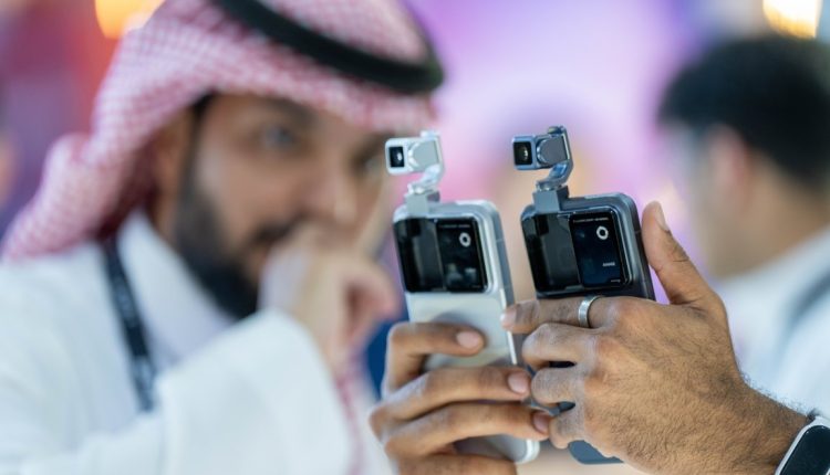 ثورة في عالم الهواتف: HONOR تكشف عن أول هاتف روبوتي في العالم خلال LEAP 2026