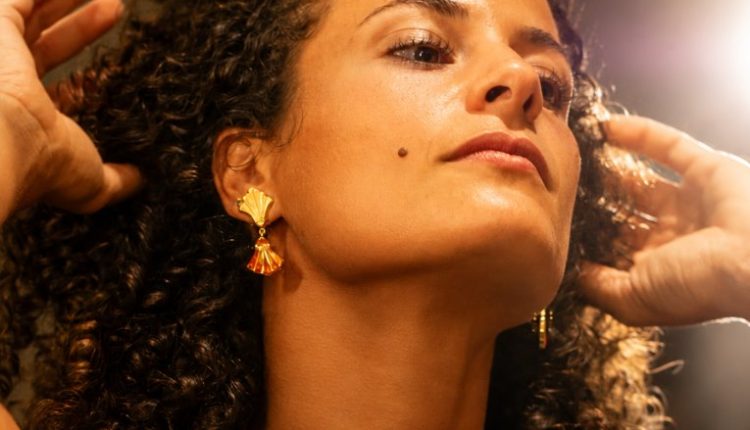 شراكة بين الأناقة والرياضة: Nado's Jewellery تختار ميار شريف وهاً لحملة "Meet Her"