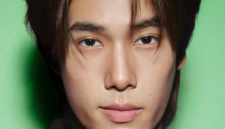 ين الهندسة والفن: Phuwin ينضم رسمياً إلى عائلة LOEWE