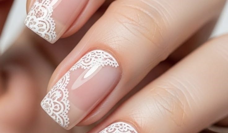 أظافر خريفية أنيقة تواكب الموضة