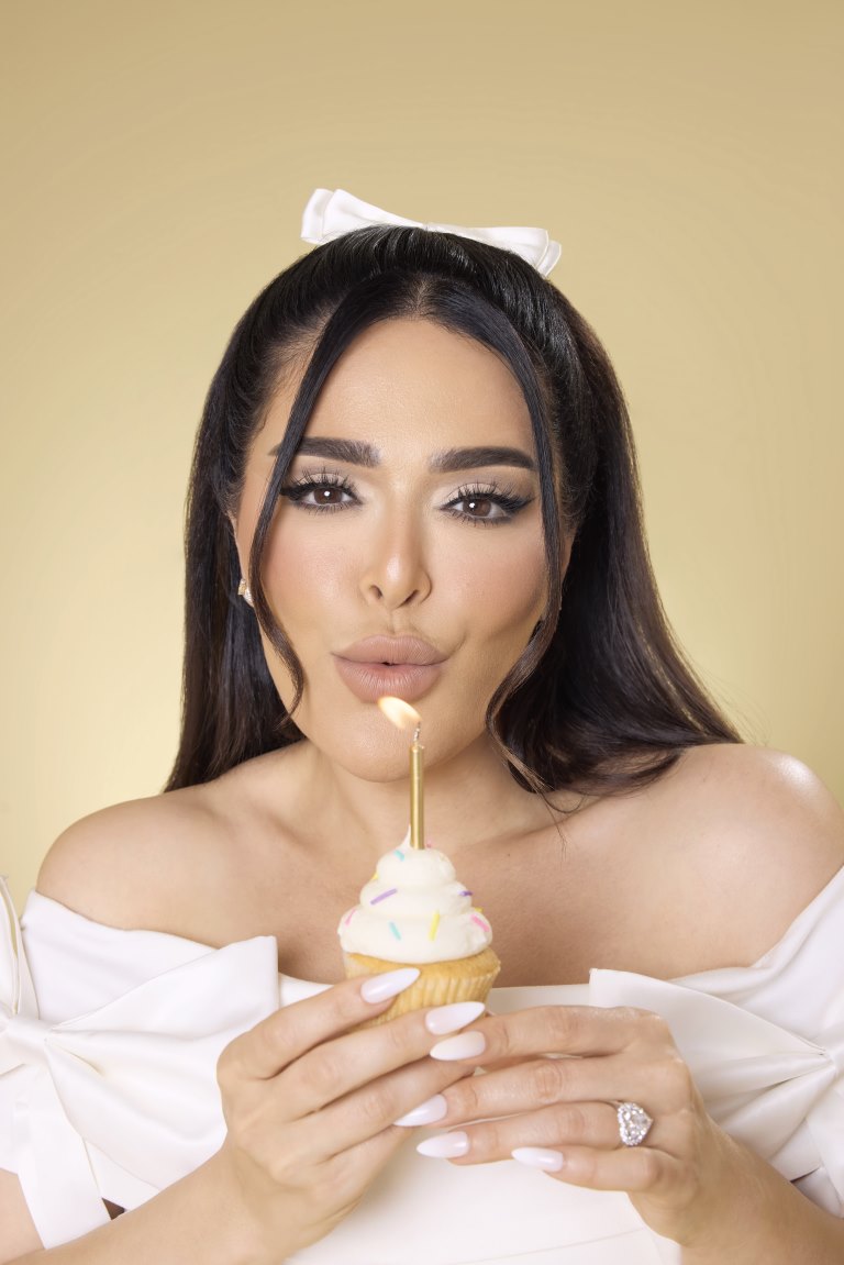 عطر كيالي الجديد يفتح شهوتك لعالم السعادة الحلوة مع ياوم فيانيلا كب كيك