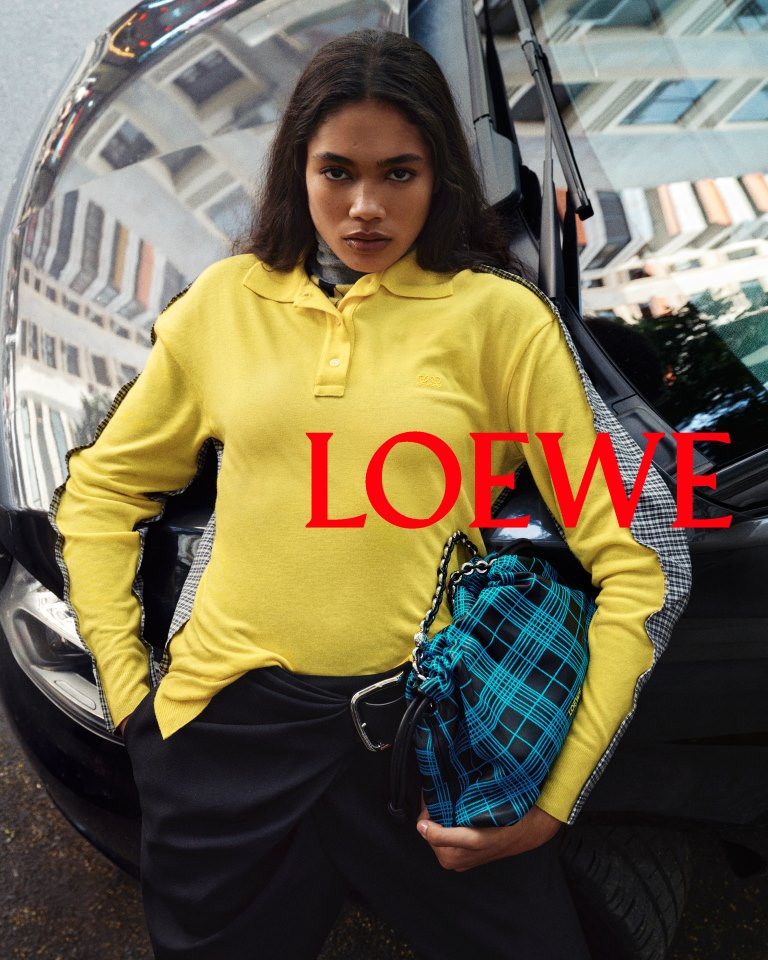 LOEWE ترسم ملامح الموضة القادمة بحملة تشكيلة ما قبل ربيع وصيف 2027