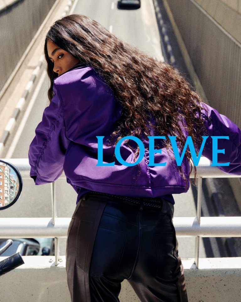 LOEWE ترسم ملامح الموضة القادمة بحملة تشكيلة ما قبل ربيع وصيف 2027