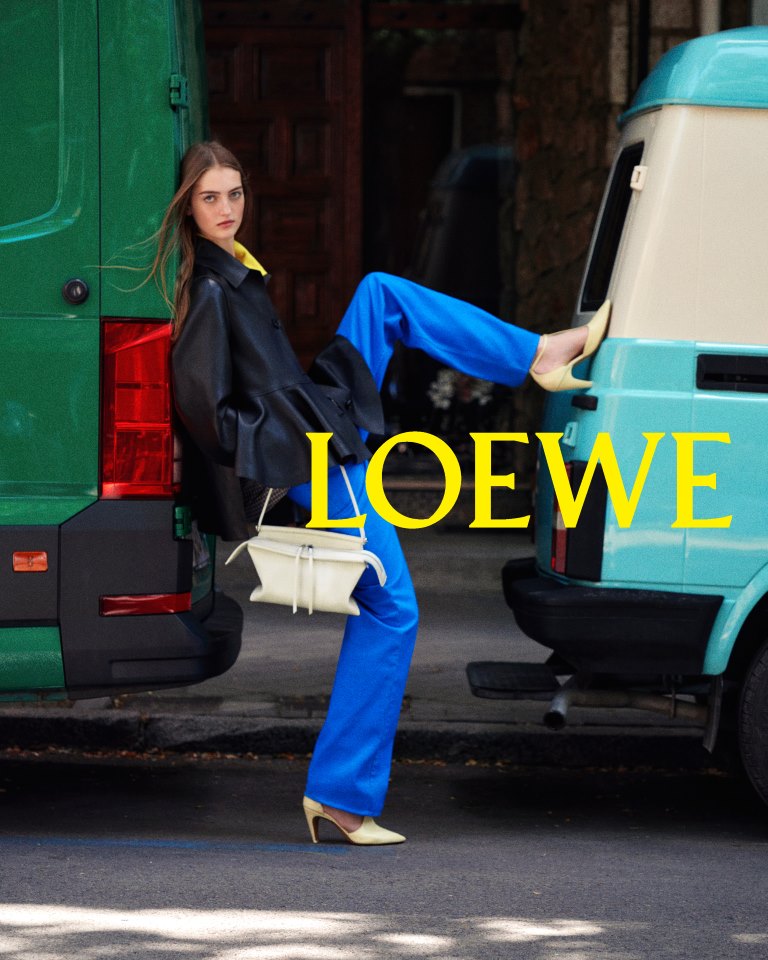 LOEWE ترسم ملامح الموضة القادمة بحملة تشكيلة ما قبل ربيع وصيف 2027